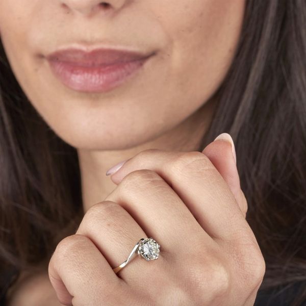 ANELLO SOLITARIO  - Asta Gioielli - Associazione Nazionale - Case d'Asta italiane