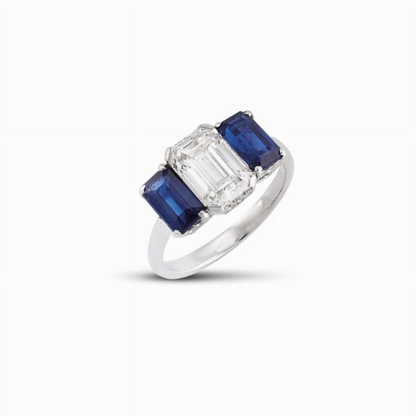 ANELLO TRILOGY CON ZAFFIRI E DIAMANTE  - Asta Gioielli - Associazione Nazionale - Case d'Asta italiane