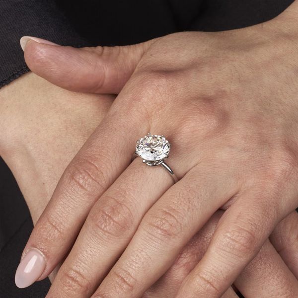 ANELLO SOLITARIO  - Asta Gioielli - Associazione Nazionale - Case d'Asta italiane