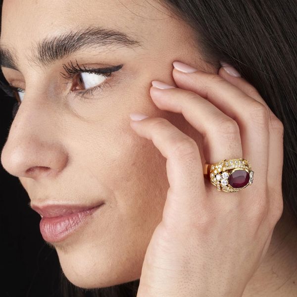 ANELLO CON RUBINO E DIAMANTI  - Asta Gioielli - Associazione Nazionale - Case d'Asta italiane