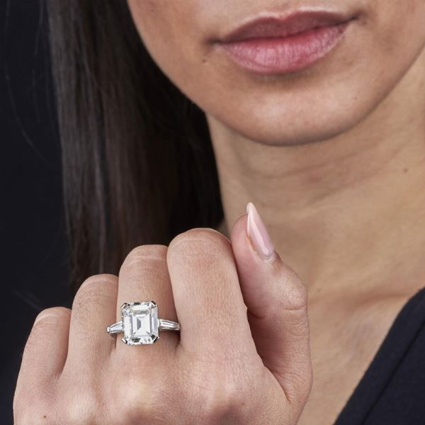 ANELLO CON DIAMANTI  - Asta Gioielli - Associazione Nazionale - Case d'Asta italiane