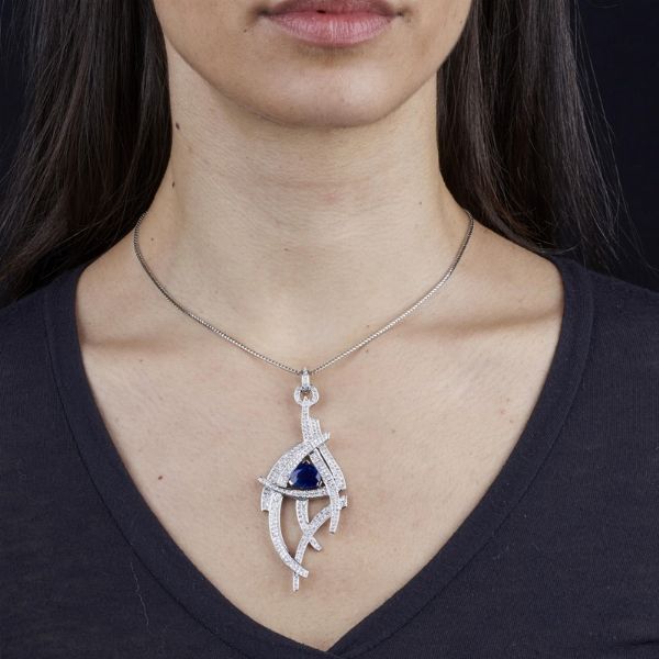 MASSONI COLLANA CON ZAFFIRO E DIAMANTI  - Asta Gioielli - Associazione Nazionale - Case d'Asta italiane