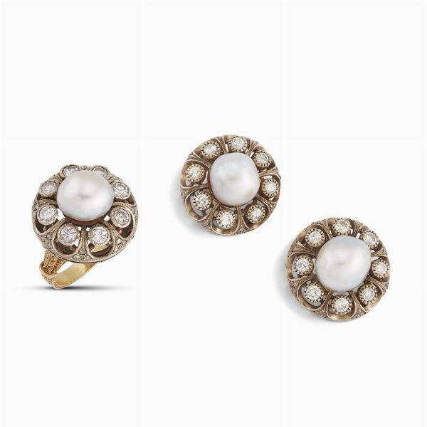 DEMI PARURE FLOREALE CON PERLE E DIAMANTI  - Asta Gioielli - Associazione Nazionale - Case d'Asta italiane
