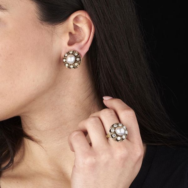 DEMI PARURE FLOREALE CON PERLE E DIAMANTI  - Asta Gioielli - Associazione Nazionale - Case d'Asta italiane