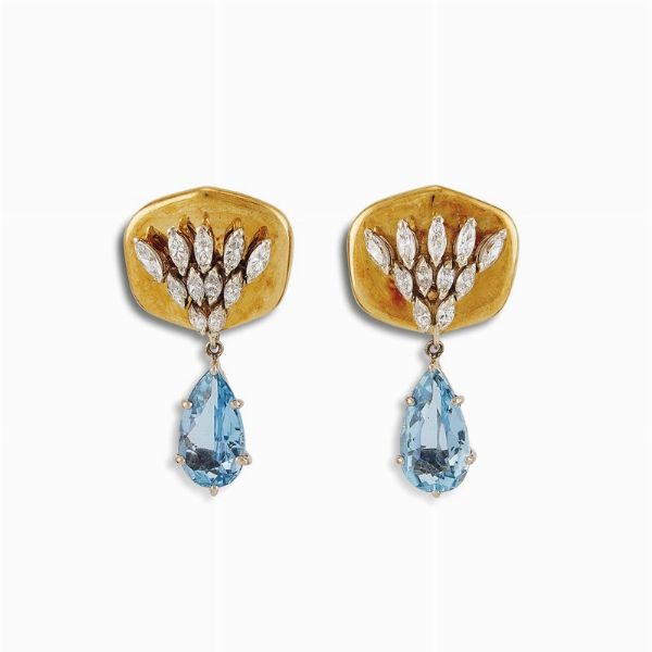 PAIO DI ORECCHINI PENDENTI CON ACQUAMARINE E DIAMANTI  - Asta Gioielli - Associazione Nazionale - Case d'Asta italiane