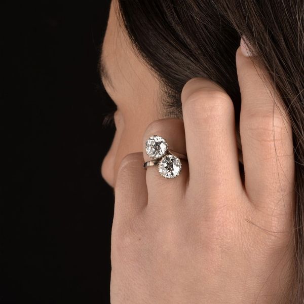 ANELLO CONTRARIE CON DIAMANTI  - Asta Gioielli - Associazione Nazionale - Case d'Asta italiane