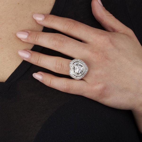 ANELLO AD AMPIA FASCIA CON DIAMANTI  - Asta Gioielli - Associazione Nazionale - Case d'Asta italiane
