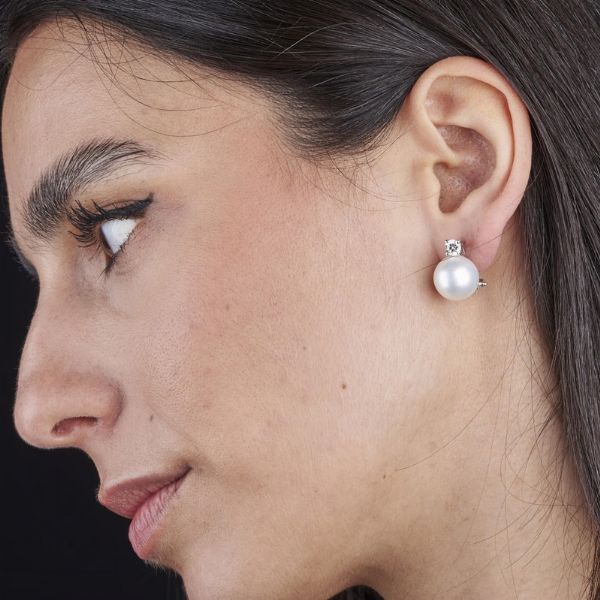 PAIO DI ORECCHINI CON PERLE SOUTH SEA E DIAMANTI  - Asta Gioielli - Associazione Nazionale - Case d'Asta italiane