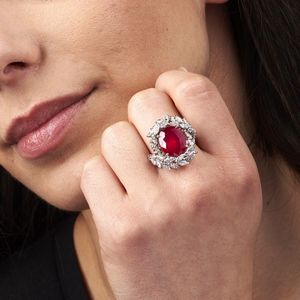 ANELLO CON RUBINO BIRMANO E DIAMANTI  - Asta Gioielli - Associazione Nazionale - Case d'Asta italiane