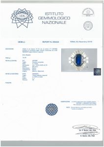 ANELLO CON ZAFFIRO BIRMANO E DIAMANTI  - Asta Gioielli - Associazione Nazionale - Case d'Asta italiane