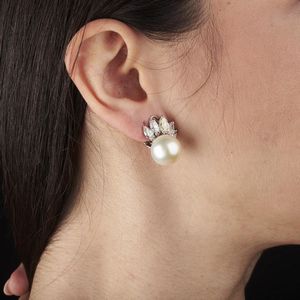 PAIO DI ORECCHINI CON PERLE SOUTH SEA E DIAMANTI  - Asta Gioielli - Associazione Nazionale - Case d'Asta italiane