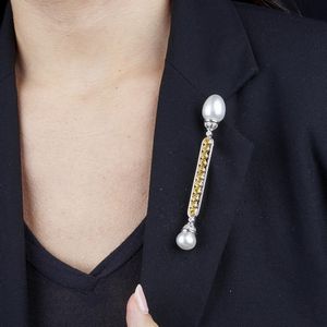 GRANDE SPILLA A BARRETTA CON PERLE SOUTH SEA  - Asta Gioielli - Associazione Nazionale - Case d'Asta italiane