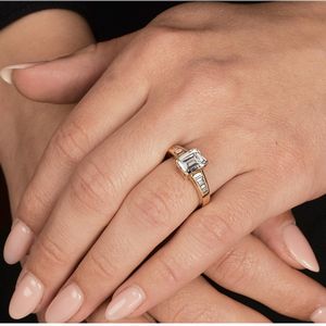 ANELLO CON DIAMANTI  - Asta Gioielli - Associazione Nazionale - Case d'Asta italiane