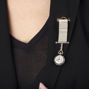 SPILLA CON OROLOGIO  - Asta Gioielli - Associazione Nazionale - Case d'Asta italiane