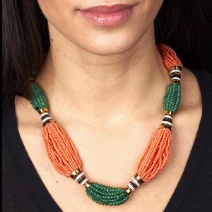 SCAVIA COLLANA DI CORALLI ROSA E SMERALDI  - Asta Gioielli - Associazione Nazionale - Case d'Asta italiane