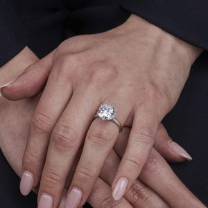 ANELLO SOLITARIO  - Asta Gioielli - Associazione Nazionale - Case d'Asta italiane