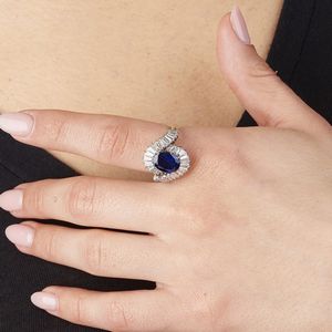 ANELLO CON ZAFFIRO E DIAMANTI  - Asta Gioielli - Associazione Nazionale - Case d'Asta italiane