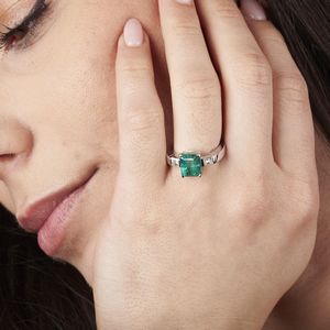ANELLO CON SMERALDO E DIAMANTI  - Asta Gioielli - Associazione Nazionale - Case d'Asta italiane