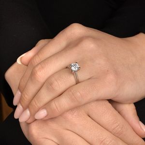 ANELLO SOLITARIO  - Asta Gioielli - Associazione Nazionale - Case d'Asta italiane