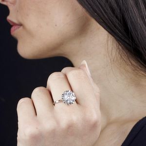 ANELLO CON DIAMANTE  - Asta Gioielli - Associazione Nazionale - Case d'Asta italiane