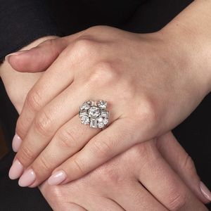 ANELLO GEOMETRICO CON DIAMANTI  - Asta Gioielli - Associazione Nazionale - Case d'Asta italiane