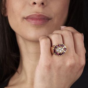 MORONI ANELLO FLOREALE CON RUBINI E DIAMANTI  - Asta Gioielli - Associazione Nazionale - Case d'Asta italiane