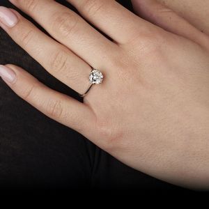 ANELLO SOLITARIO  - Asta Gioielli - Associazione Nazionale - Case d'Asta italiane