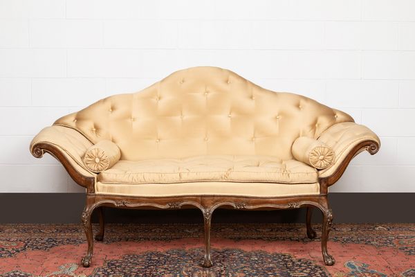 Divanetto a ventaglio in stile settecentesco  - Asta Arredi Antichi - Associazione Nazionale - Case d'Asta italiane