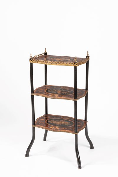 Etagere a tre ripiani in legno. Francia, secolo XIX  - Asta Arredi Antichi - Associazione Nazionale - Case d'Asta italiane