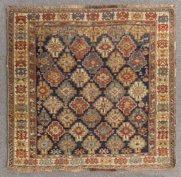 Tappeto caucasico della prima met� del XX secolo  - Asta Arredi Antichi - Associazione Nazionale - Case d'Asta italiane