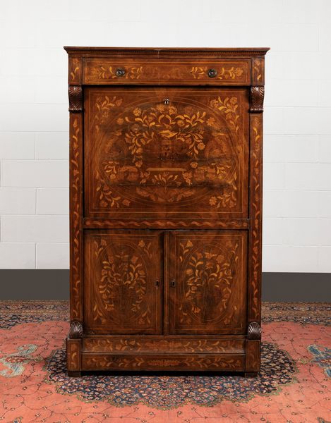 Secretaire lastronato e intarsiato a motivi floreali fogliacei. Olanda, secolo XIX  - Asta Arredi Antichi - Associazione Nazionale - Case d'Asta italiane