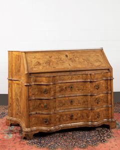 Grande ribalta lastronata in noce e radica. Veneto/Emilia, secolo XVIII  - Asta Arredi Antichi - Associazione Nazionale - Case d'Asta italiane