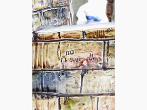 Fioriera in ceramica policroma  - Asta Arredi e Dipinti da una dimora della Val d'Elsa - Lotti 1-303 - Associazione Nazionale - Case d'Asta italiane