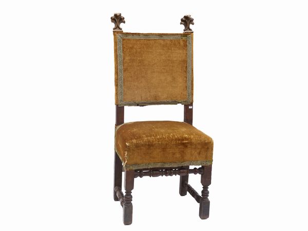 Seggiolone in noce  - Asta La casa classica. Stile intramontabile - Associazione Nazionale - Case d'Asta italiane