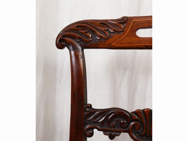 Serie di sei sedie in noce  - Asta La casa classica. Stile intramontabile - Associazione Nazionale - Case d'Asta italiane