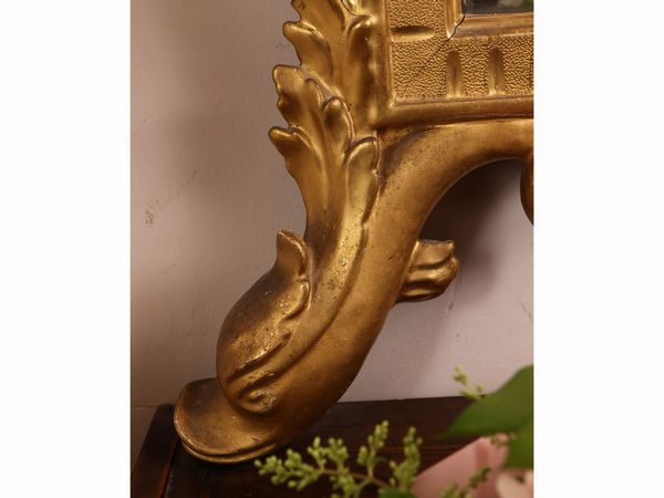 Specchiera con cornice in legno intagliato e dorato  - Asta La casa classica. Stile intramontabile - Associazione Nazionale - Case d'Asta italiane