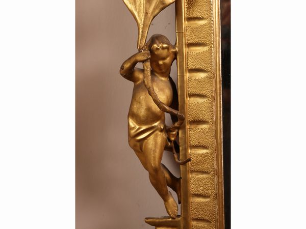 Specchiera con cornice in legno intagliato e dorato  - Asta La casa classica. Stile intramontabile - Associazione Nazionale - Case d'Asta italiane