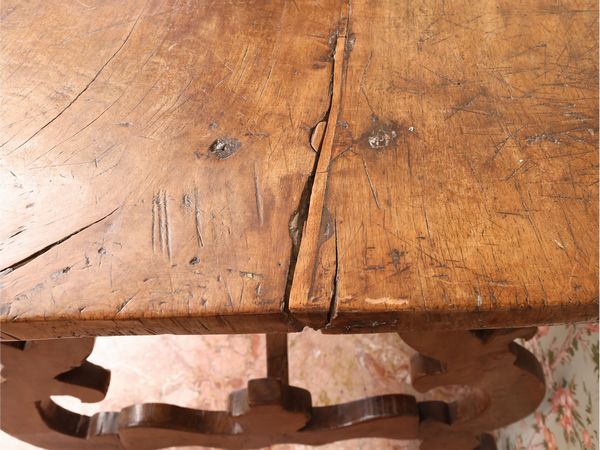 Tavolo a fratina in noce  - Asta La casa classica. Stile intramontabile - Associazione Nazionale - Case d'Asta italiane