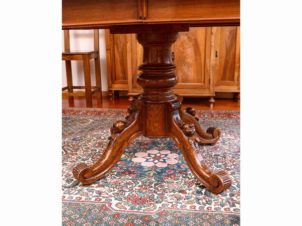 Tavolo da pranzo allungabile in noce  - Asta La casa classica. Stile intramontabile - Associazione Nazionale - Case d'Asta italiane