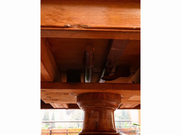 Tavolo da pranzo allungabile in noce  - Asta La casa classica. Stile intramontabile - Associazione Nazionale - Case d'Asta italiane