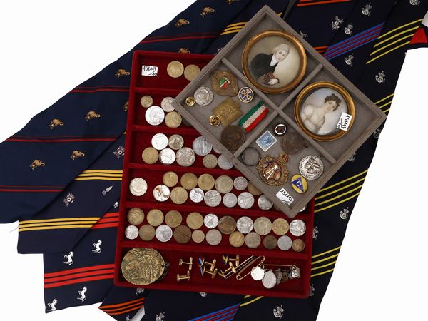 Lotto di curiosit� d'epoca da collezione  - Asta La casa classica. Stile intramontabile - Associazione Nazionale - Case d'Asta italiane