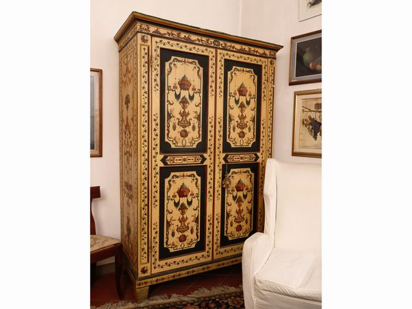 Armadio in legno tenero  - Asta La casa classica. Stile intramontabile - Associazione Nazionale - Case d'Asta italiane