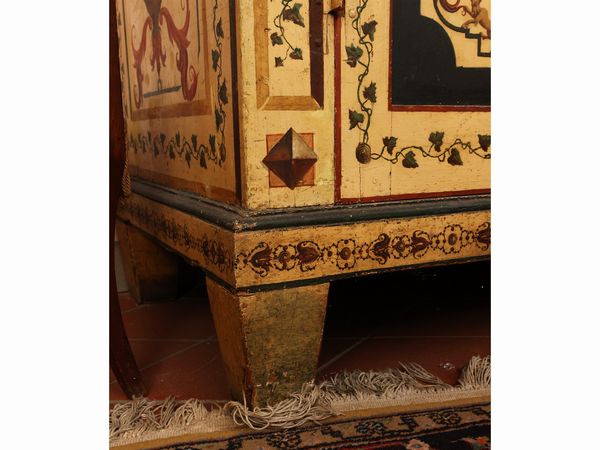 Armadio in legno tenero  - Asta La casa classica. Stile intramontabile - Associazione Nazionale - Case d'Asta italiane