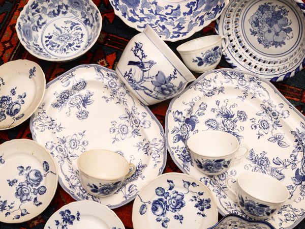 Assortimento di porcellane e ceramiche  - Asta La casa classica. Stile intramontabile - Associazione Nazionale - Case d'Asta italiane