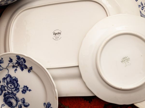 Assortimento di porcellane e ceramiche  - Asta La casa classica. Stile intramontabile - Associazione Nazionale - Case d'Asta italiane