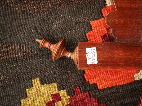 Coppia di etagere pensili in mogano  - Asta La casa classica. Stile intramontabile - Associazione Nazionale - Case d'Asta italiane