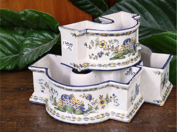 Lotto di accessori in ceramica per comporre dei centrotavola  - Asta La casa classica. Stile intramontabile - Associazione Nazionale - Case d'Asta italiane