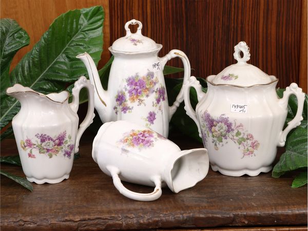 Lotto di porcellane d'epoca  - Asta La casa classica. Stile intramontabile - Associazione Nazionale - Case d'Asta italiane