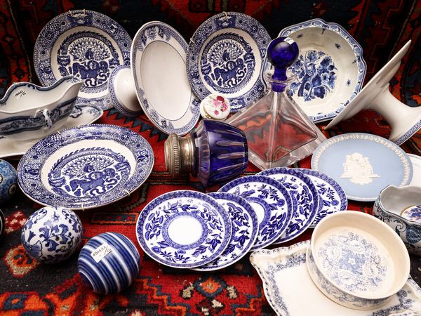 Miscellanea di accessori in porcellana e terraglia  - Asta La casa classica. Stile intramontabile - Associazione Nazionale - Case d'Asta italiane