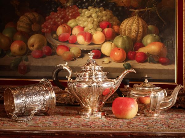 Tre accessori per la tavola in metallo argentato  - Asta La casa classica. Stile intramontabile - Associazione Nazionale - Case d'Asta italiane